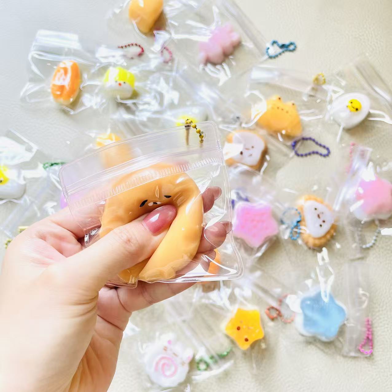 6/12/18/24pcs Mainan Pencet Lu - Party Games Graduation ulasan dan harga